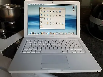 Apple MacBook 2009 A1342 White Unibody - Core2 Duo 2GB 160GB Excellent Condition • £99