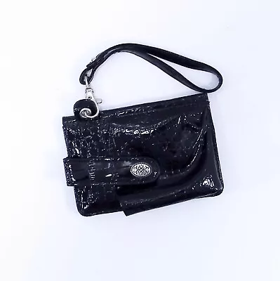 THE METROPOLITAN Patent Black Leather Womens Wristlet Wallet ID Credit Card • $15