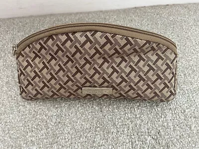 Qatar Airways Toiletry Bag With Beige And Brown Design (empty) • £1.50