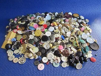 Lot Of 1000+ Antique & Vintage Buttons Glass Metal Bakelite Celluloid Sewing • $29