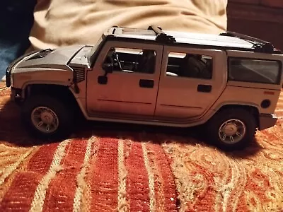 MAISTO HUMMER H2 SUV EDITION 1:18 SCALE DIECAST Gray Used Loose  • $19.99