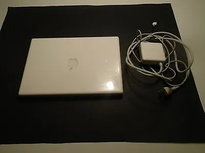 Vintage 13” Apple MacBook (2009)  Sold   *AS-IS*  complete No Cracks Good Screen • $60