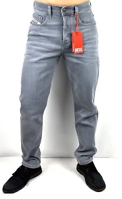 Diesel $250 Men's D-Viker Straight Jeans - RM053 • $88