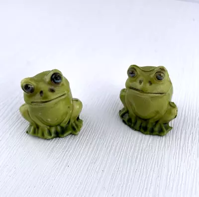 Vintage Miniature Hard Mold Plastic Green Frogs Set Of 2 Made In Hong Kong • $15