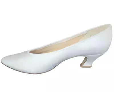 Dyeables White Silk Kitten Heels Women's Size 7 Vintage 1980s Wedding Shoes • $15.99