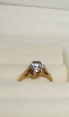 9ct YELLOW GOLD CZ SOLITAIRE  RING --- SIZE M • £10