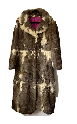 Stunning Women’s Fur Coat • £230