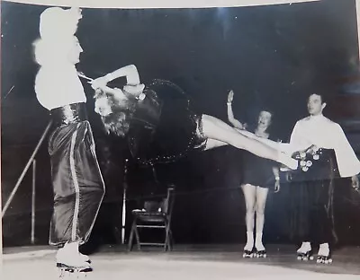 RARE C1940s “The Skating Carters  Circus Act Large Photograph. • $69