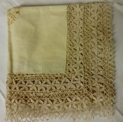 Vintage Handmade Blonde Maltese Bobbin Lace Square Tablecloth. Size 17  (43cm) • $50.53