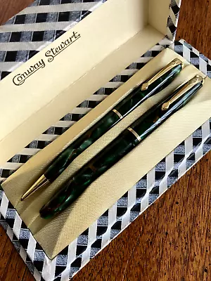 Vintage Conway Stewart Fountain Pen Marbled No.560 Dinkie • $50