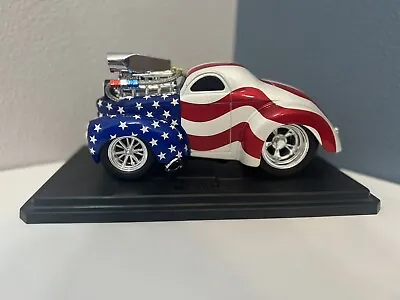 MUSCLE MACHINES 1:18 Scale 1941 WILLYS Coupe AMERICAN FLAG • $27.90