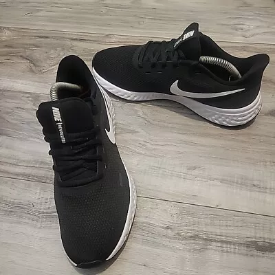 Nike Revolution 5 Shoes Mens 7.5 Black  Athletic Sneakers • $37.23