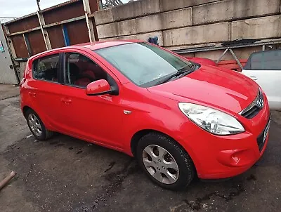 2009 Hyundai I20 Classic 1.2 Petrol 5 Door RED Wiper Arm (Breaking 4 Parts) • £20