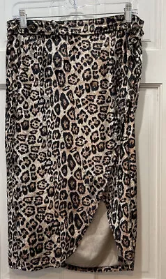 Zaful Animal Print Wrap Skirt Women’s Size 8 NWOT • $16