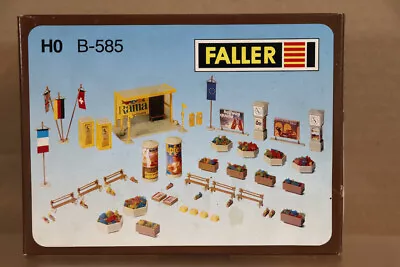 FALLER B-585 HO SCALE RAILWAY STATION PLATFORM ACCESSORIES Oa • £23.50