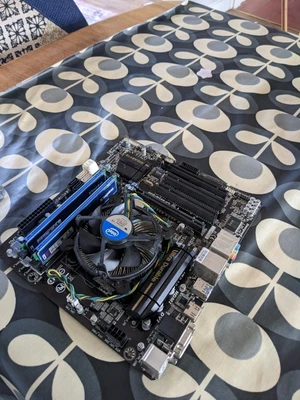 £49.99 • Buy GIGABYTE MotherBoard (GA-B85M-D3H) With 4th Gen I5, Ram Ddr4 8gb. Bundle/Lot