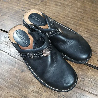 Minnetonka Womens Sz 7 Black Leather Slides Mules Shoes Embellished Loafers • £13.42