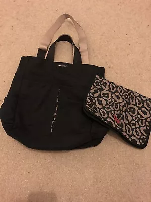 £18 • Buy Maclaren Nappy Bag With Matching Nappy Mat
