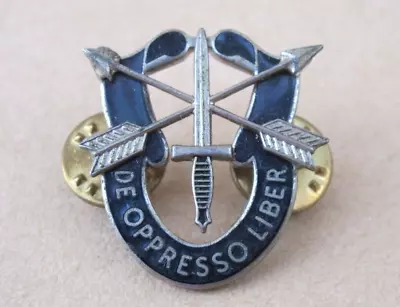 Vintage US Army Special Forces  De Oppresso Liber  Metal Beret Pin/DI • $9.99