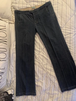 $18 • Buy Z Cavaricci Women's Blue Mid Rise Stretch Medium Wash Straight Leg Jeans Size 12