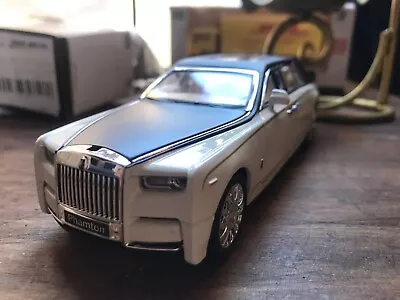 1:32 Scale Rolls Royce Phantom Diecast Car Model Sound & Light Collectible  • £19.99