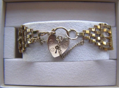 9ct Gold Vintage Five Bar Gate Bracelet With Padlock Fully Hallmarked 11grams. • £299