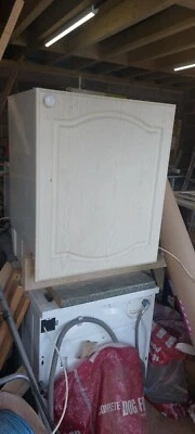 £5 • Buy Ariston Intergrated Fridge