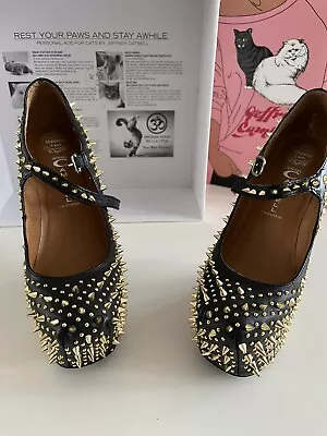 £10 • Buy Jeffrey Campbell Gold Prickly Wedges