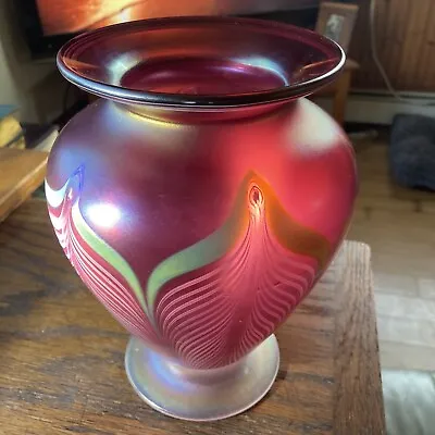 VANDERMARK SIGNED 9  GREEN PULLED FEATHER VASE W/ Red SIGNED • $199