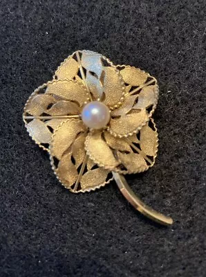 Vintage VAN DELL 12K GF PEARL FLOWER BROOCH • $10