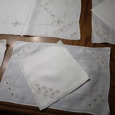 Vintage 17 Piece Linen Napkins Mats And Table Runner • $5