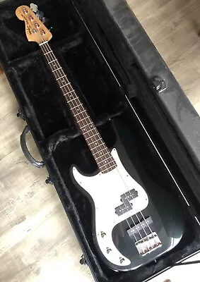 Lefthanded Fender Squier Precision/Jazz Bass P J With Hard Case • £250