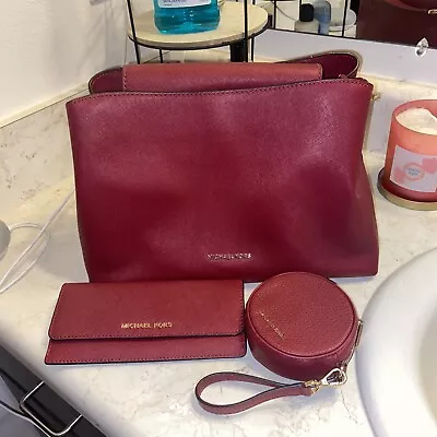 Michael Kors Purse And Wallet Set • $90