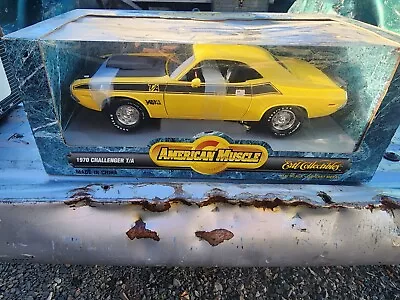 ERTL American Muscle 1970 Dodge Challenger T/A 340 Six Pack 1:18 Yellow • $18