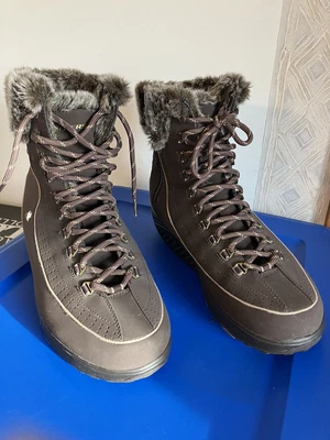 $20 • Buy Sketchers Shape Ups Leather Winter Fur-lined Waterproof Boots Brown US 11 Women