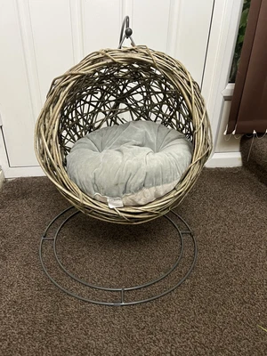 £25 • Buy Hanging, Swinging, Rattan Wicker Egg Cat Basket Bed (collection Only)