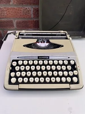 Vintage Zephyr Deluxe Portable Manual Typewriter SCM Smith Corona Hard Case • £23.99