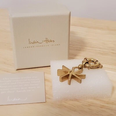 $29.99 • Buy India Hicks Legacy Charm, Letter V GOLD Retired Item NIB