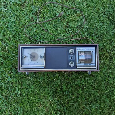 $30 • Buy Lloyd's Solid State Vintage Radio And Alarm Clock Model 9J37W-16A