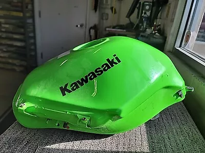 08-12 Kawasaki EX250 Ninja 250R Fuel Gas Petrol Tank Reservoir Cell Can OEM • $199