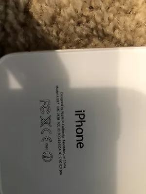 Apple IPhone 4s - 8 GB - White (Unlocked) • $30