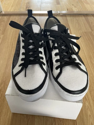 £22 • Buy Armani Shoes Women