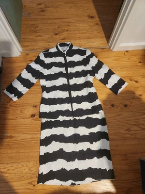 $70 • Buy Carla Zampatti