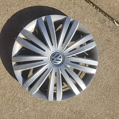 1 Volkswagen Passat Hubcap Wheel Cover Hub Cap 2014 2015 2016 561.601.147.A 16  • $50