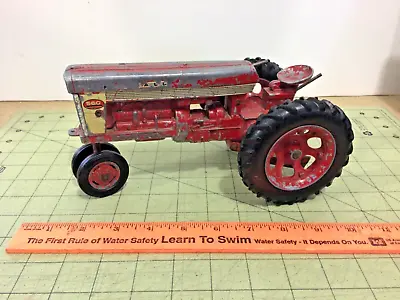 Vintage 1/16 Farmall 560 Narrow Front Tractor With Fast Hitch • $64.95