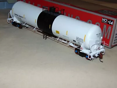 Scaletrains Ho 30028 Deep Rock Refining Crude Oil Tank Car In Original Box.. • $30