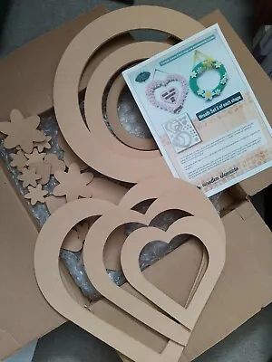 £9.49 • Buy STAMPS AWAY 2 Sets Of 3 MDF Wreath Kits 3 X Heart & 3 X Round + Embellishments.