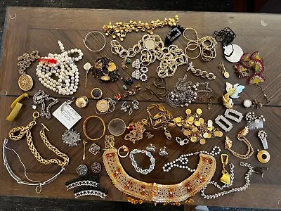 Vintage Estate Exquisite Costume Jewelry Lot Gold Some Signed Combine Shipping • $14.50