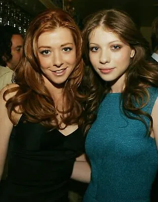 404347 Michelle Trachtenberg And Alyson Hannigan WALL PRINT POSTER US • $19.95