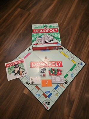 Monopoly Board Game Classic 2013 Version Hasbro Brand New • £10.99